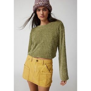 URBAN RENEWAL REMNANTS FUZZY BELL SLEEVE PULLOVER SWEATER (GREEN)